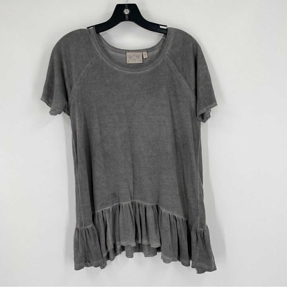 Dantelle Women’s Short Sleeve Crew Neck Peplum Hemline Gray Teeshirt size M